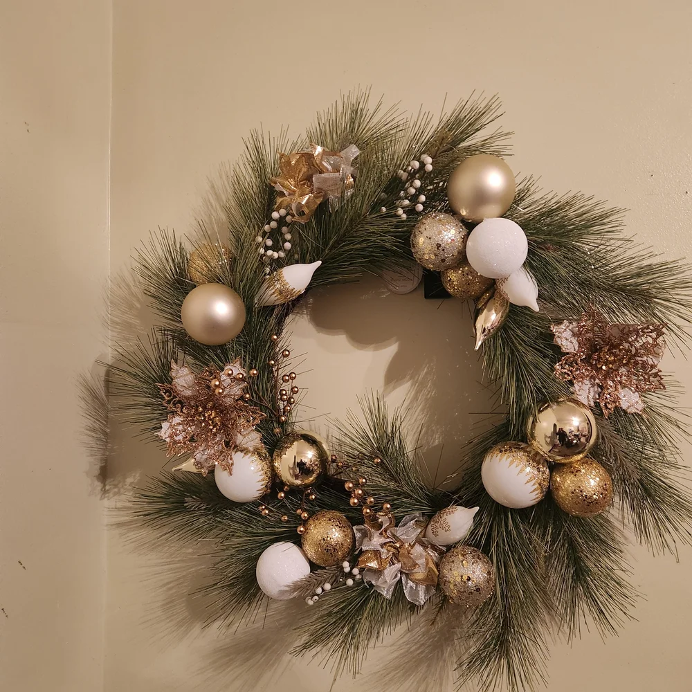 Elegant Gold and White Holiday Wreath
